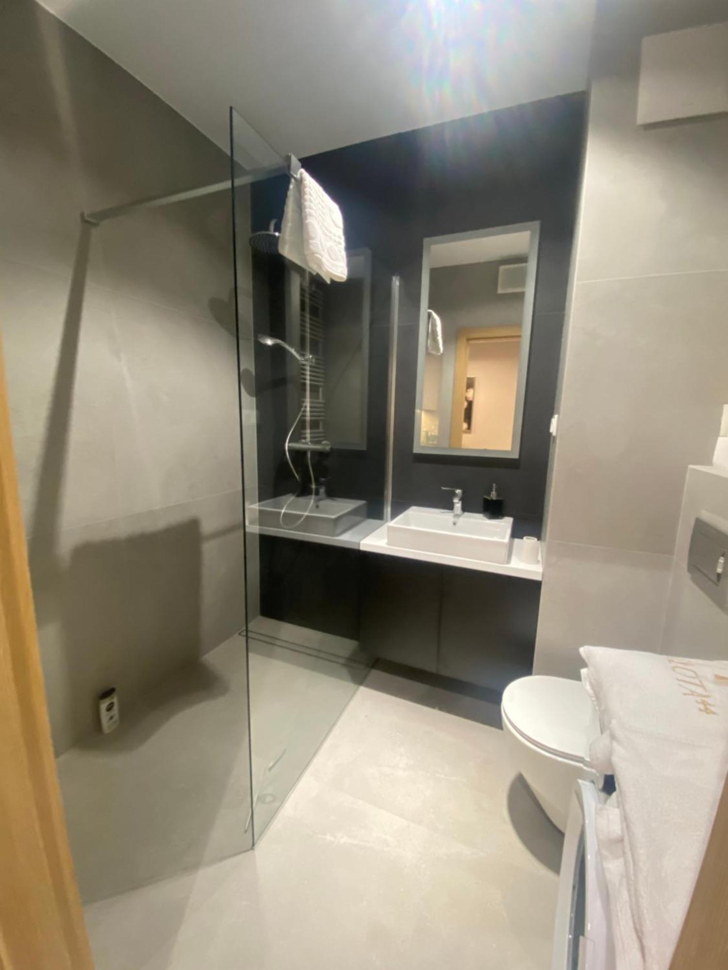 Wiktoryn 6 Piekne Nowe Apartamenty Z Duzymi Balkonami Varsovie Extérieur photo
